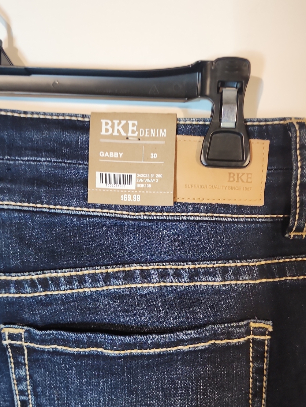 BKE Gabby High Rise Jean Capris NWT Size 30 - Picture 10 of 11